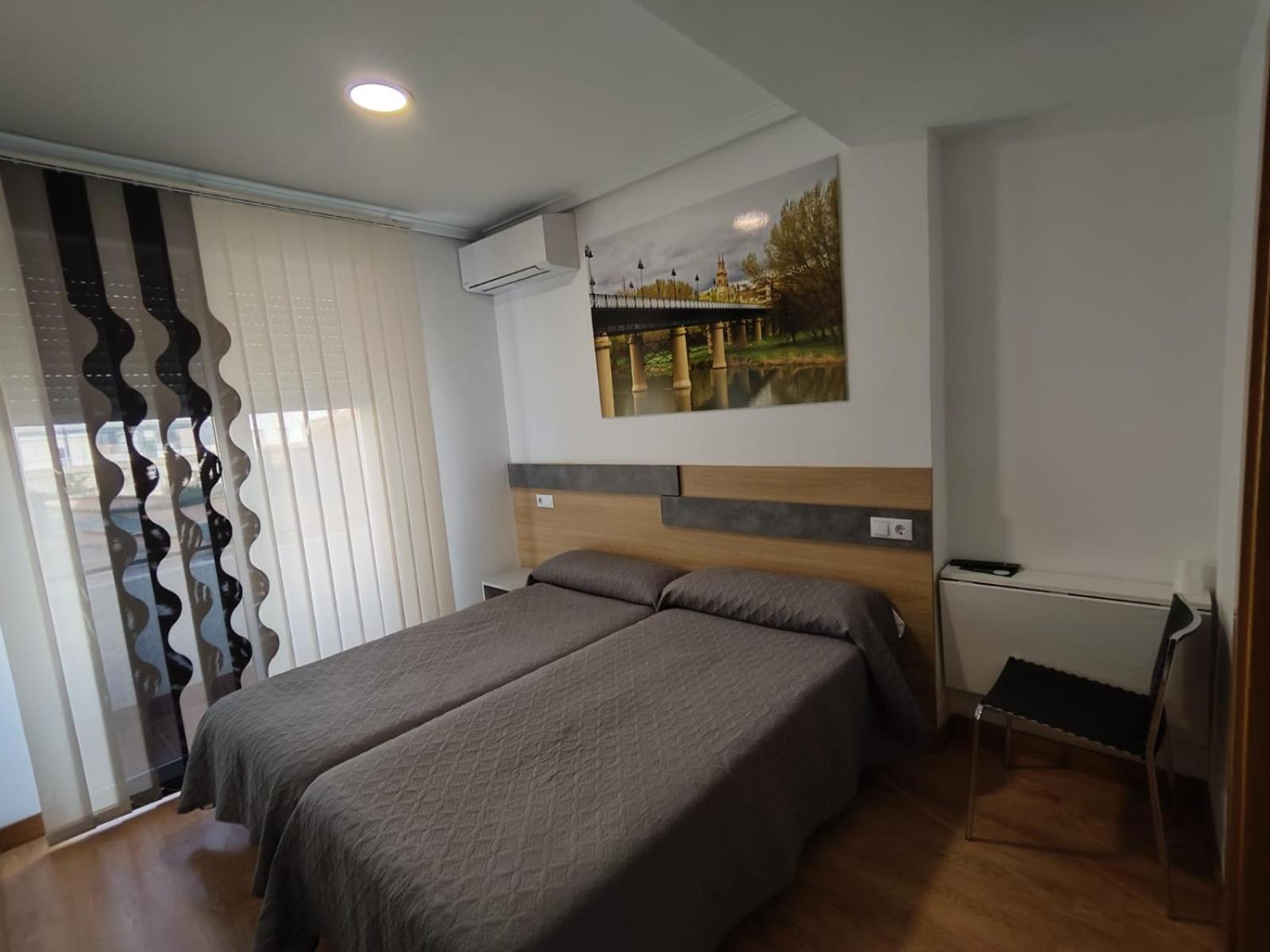 Hostal Rioja Condestable Logroño Exterior foto